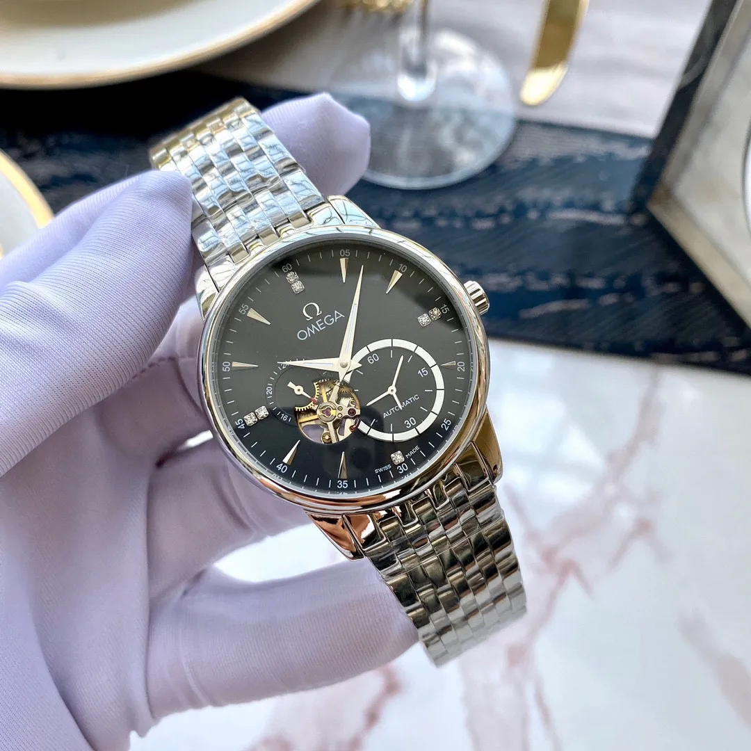 【Foreign trade import】💰1320! Omega (extremely noble and wise work) has many products - hot products are coming🔥🔥The latest model💪 [Type]: Exquisite men's watch (more excellent) Best design [Strap]: Genuine cowhide/316L stainless steel strap (more comfortable) Real men wear [Movement]: Top mechanical movement (zero repair) [Material]: Mineral super strong mirror (more wear-resistant) Smart style and strong three-dimensional sense Special design returns with great reputation. Size: diameter 40mm, thickness 12mm. Smart launch! Welcome to reprint!