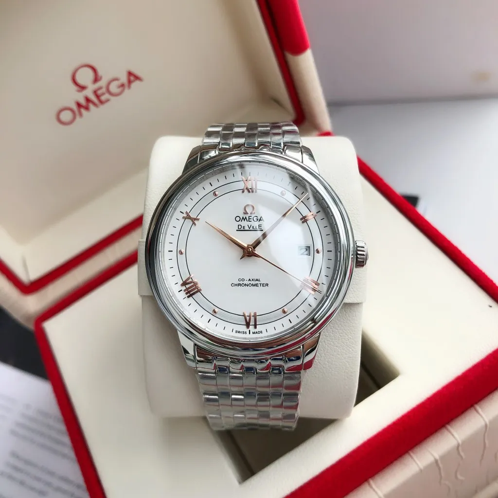 【High-end replica】💰1160! 【Customized all-in-one machine】💰1720! 2023 upgraded blockbuster model - Omega Butterfly De Ville series men's watch [Casual, simple and classic hot model] After the De Ville series was discontinued last year, the factory persisted in adhering to the concept of providing better prices and being more people-friendly. It spent nearly a year strictly controlling and selecting high-quality suppliers of various accessories. Thanks to the strong support of a replica factory, it has worked hard to create today's upgraded and high-quality products at the same price‼ ️ This upgrade uses the same-level lettering from a certain factory, corrects the original synchronous stretch clasp, and passes the factory damage test to ensure excellent quality [Movement] Equipped with zero repair 💯 Brand new Citizen 9015 all-in-one automatic mechanical movement, precise travel time and long-lasting, highly recognized by watch friends [Case] 316L stainless steel case, modified and beautiful body The bottom cover is embossed according to the original synchronized track text. The 39.5mm shell size adheres to the same original details. Curved dial. 100-meter depth waterproof. Scratch-resistant sapphire mirror. [Bracelet] Use 316L stainless steel bracelet with original folding stretch buckle of the same material or calfskin strap. This picture is a real shot of a customized all-in-one machine!