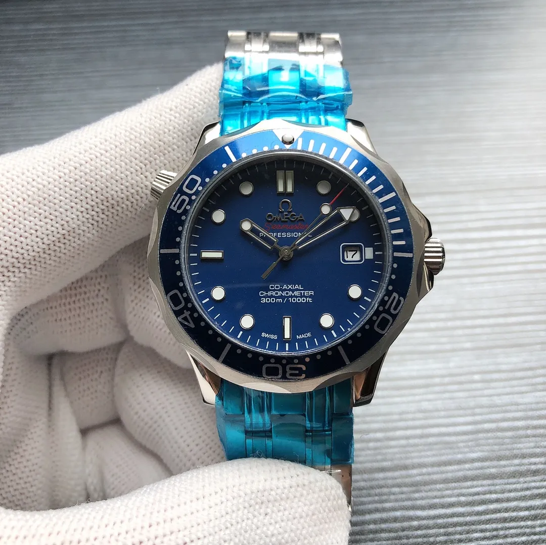 The OMEGA 🎮O68 Seamaster Aqua Terra Master Chronometer Watch achieves a perfect balance between exquisite design and the spirit of ocean exploration, creating an elegant and outstanding charming timepiece. 🎮This time, Omega launches a new model of the Seamaster Aqua Terra watch, incorporating clever innovations into popular design elements to give the timepiece a new look. There are also extraordinary innovations inside the watch. This series of watches is equipped with 8500 automatic winding movement and has a diameter of 42mm. 🎮Sanjie exquisitely recommends men’s mechanical watches. SJ has carefully designed ultra-realistic photo shoots for you.