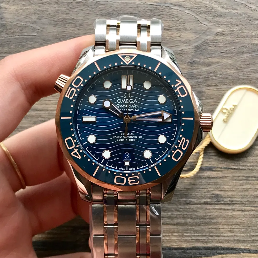【Produced by Tw】Omega Seamaster 300m 42mm Diving Watch, now you can order the steel strap model with a cloth strap! Quantity is limited! Omega Seamaster series, made of 300M 316 stainless steel! Equipped with 8800 movement! Real shots of shipment.