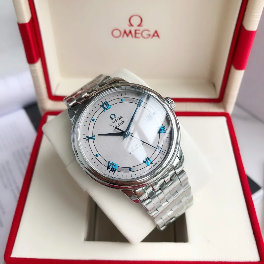 【High-end replica】💰1160! 【Customized all-in-one machine】💰1720! 2023 upgraded blockbuster model - Omega Butterfly De Ville series men's watch [Casual, simple and classic hot model] After the De Ville series was discontinued last year, the factory persisted in adhering to the concept of providing better prices and being more people-friendly. It spent nearly a year strictly controlling and selecting high-quality suppliers of various accessories. Thanks to the strong support of a replica factory, it has worked hard to create today's upgraded and high-quality products at the same price‼ ️ This upgrade uses the same-level lettering from a certain factory, corrects the original synchronous stretch clasp, and passes the factory damage test to ensure excellent quality [Movement] Equipped with zero repair 💯 Brand new Citizen 9015 all-in-one automatic mechanical movement, precise travel time and long-lasting, highly recognized by watch friends [Case] 316L stainless steel case, modified and beautiful body The bottom cover is embossed according to the original synchronized track text. The 39.5mm shell size adheres to the same original details. Curved dial. 100-meter depth waterproof. Scratch-resistant sapphire mirror. [Bracelet] Use 316L stainless steel bracelet with original folding stretch buckle of the same material or calfskin strap. This picture is a real shot of a customized all-in-one machine!