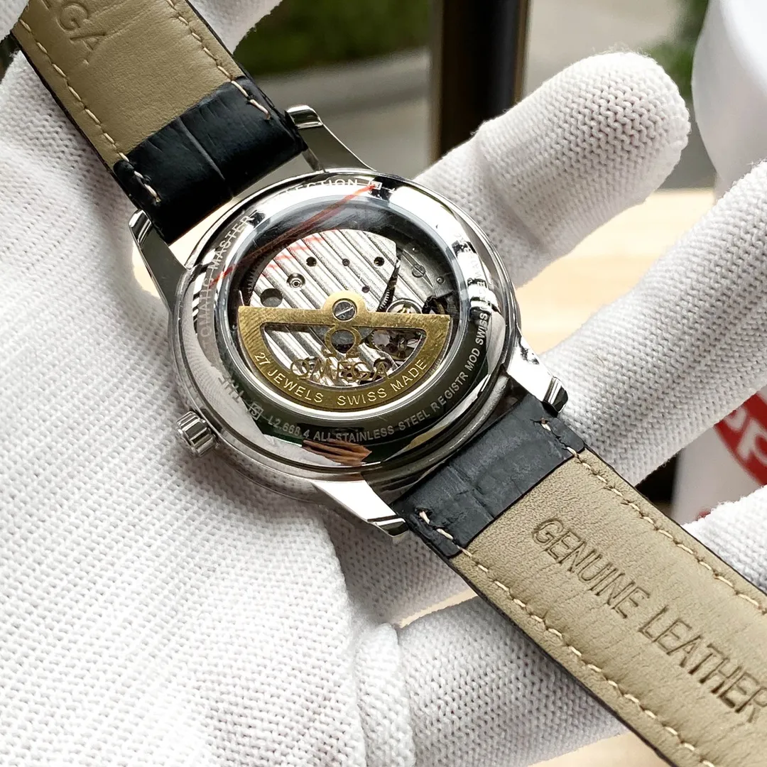 【Foreign trade import】💰1300! OMEGA's high-quality men's watches are noble, gentlemanly, fashionable and versatile, and are the latest hot models. Using fully automatic mechanical movement, 316 stainless steel material, imported genuine cowhide strap, mineral super mirror, size: diameter 41mm, thickness 12mm