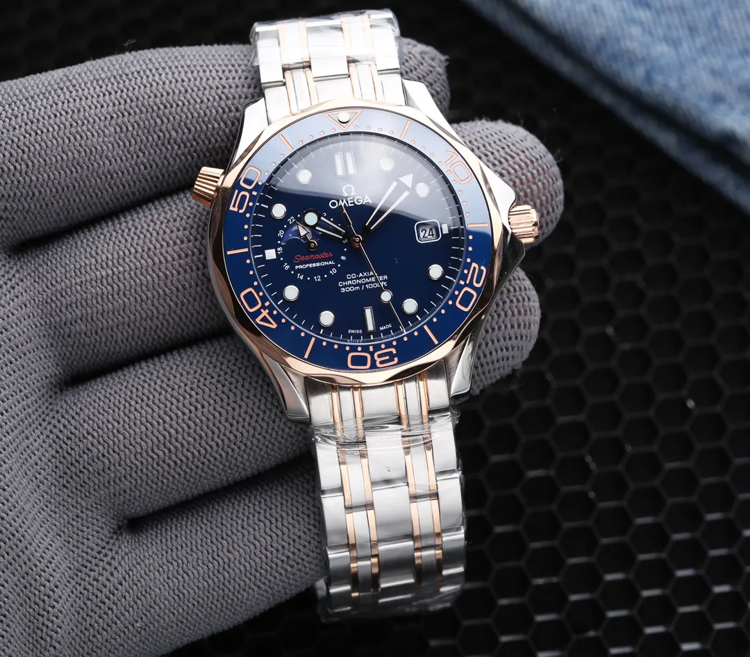 【High-end replica】💰2400! OMEGA’s latest launch is the Seamaster, super luminous, and 9-digit true moon phase. It adopts an imported fully automatic mechanical movement to achieve zero repairs, can store power for over 48 hours, and is waterproof to a depth of 200 meters. [Case]: 316 fine steel (high quality workmanship) [Strap]: Imported tape/top 316 fine steel [Movement]: Imported Citizen 8215 fully automatic mechanical movement (stable running time) [Glass]: Advanced strengthened coated mirror [Size]: Diameter 41mm, thickness 13mm