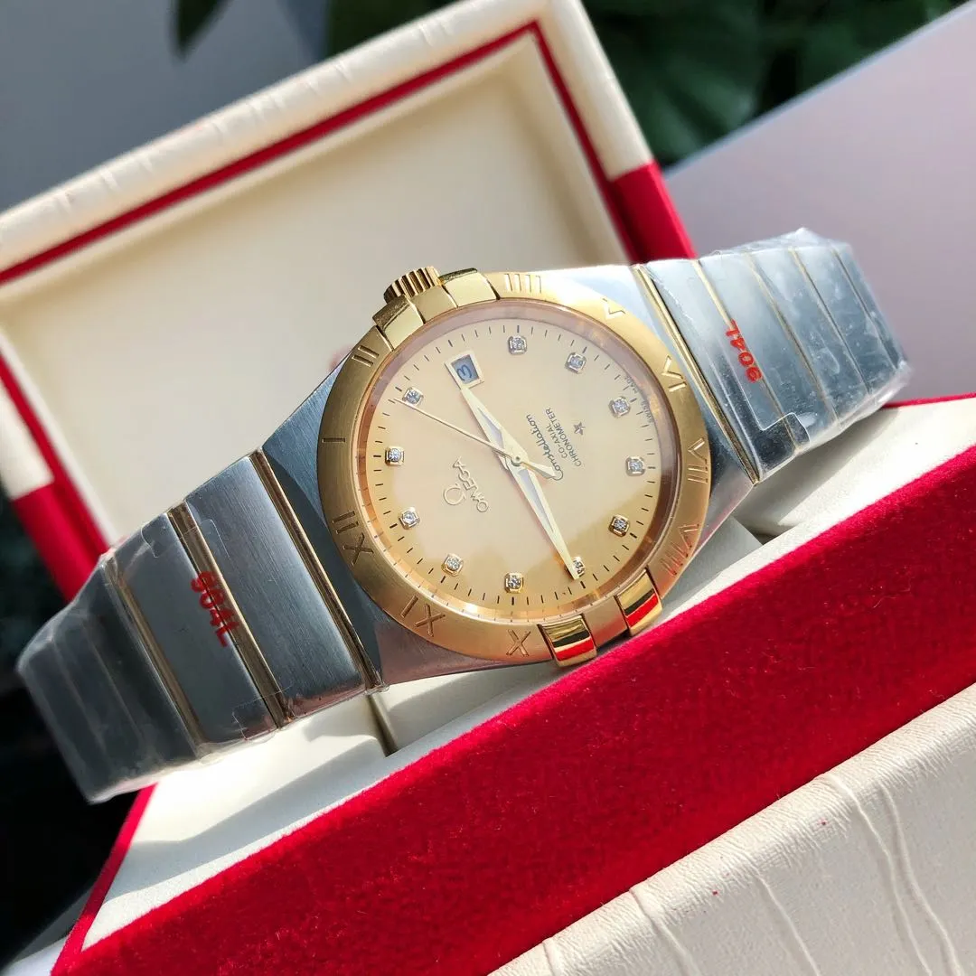 Constellation series couple watch. Men's size: 38/10.5mm. Women's size: 27/10.5mm [Annual masterpiece, classic hit] In 2020, GD produced another full series of high-quality products to fill the gap-Omega Constellation series fully automatic mechanical watch. It has been sharpened for ten years and never gives up! Another high-quality, ultra-affordable representative work produced by GD once again refreshes the "genuine appearance details, built-in new Citizen movement" [Movement] GD produces the entire network's exclusive replica Constellation series men's watch equipped with 💯 The new Citizen 8215 automatic mechanical movement, and the women's watch is equipped with 💯 The new Citizen 6T51 automatic mechanical movement, exclusive correction of the 8501 original automatic hammer, the kinetic energy of the movement is durable, and the travel time is accurate, ⭕️ Reworked [Case] 💯 Super waterproof, you can swim with confidence 🚰 316L stainless steel case, CNC cutting process for the same material bracelet, perfect shell shape and joints, replica craftsmanship, the thinnest workmanship of the same level of movement‼ ️ Equipped with a high-quality Swarovski crystal diamond ring (not an ordinary pickaxe stone), it is colorful under the sun [Details] The original strips and diamond sides are optional, and the original ones are all the same color. The bracelet is equipped with the only original folding clasp in its class, and the sapphire anti-scratch glass mirror reads clearly [Inventory] 1000+ in the whole series, long-term replenishment supply ⚠️Please look for the exclusive quality of GD products