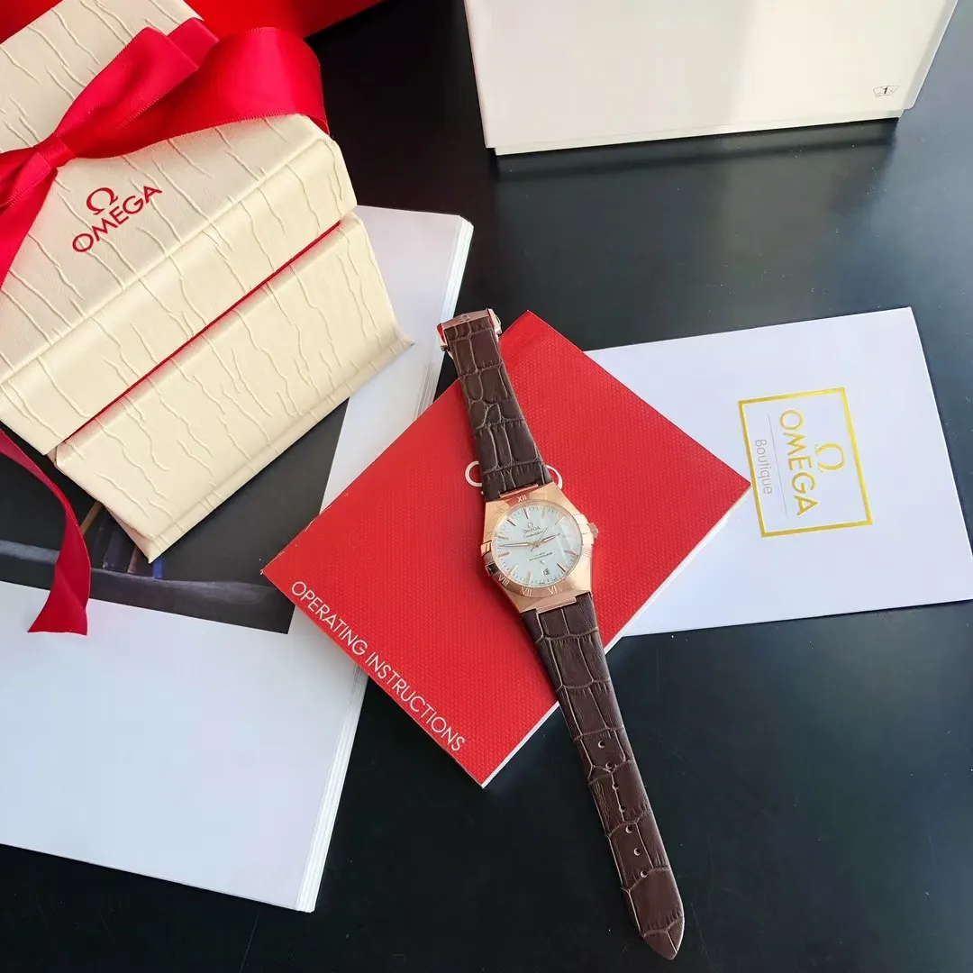 【High-end replica】💰1300! 【Customized all-in-one machine】💰1720! 2023 official new product - the fifth generation of Omega's "Constellation Gents" constellation series is on the market [color] After ten years of hard work, never give in! Another high-quality, ultra-affordable masterpiece that once again refreshes the "genuine appearance details, built-in brand new Citizen movement" [Movement] The entire network's exclusive replica of the Constellation series men's watch is equipped with the brand new Citizen 8215 automatic mechanical movement, exclusive corrected automatic hammer, the movement's kinetic energy is durable, accurate in travel time, ⭕️reworked [Case] 💯 Super waterproof, you can swim with confidence🚰 316L fine steel case, same material bracelet CNC cutting process, perfect shell shape and connection, vintage craftsmanship, the thinnest workmanship of the same level of movement [Details] The words are synchronized with the original strips, the texture is delicate, the disk surface is simple and elegant, the ring edge is hand-decorated and electroplated in a vacuum furnace, the color is uniform and bright, the original same color is complete, the strap is made of Italian calfskin with the original folding clasp
