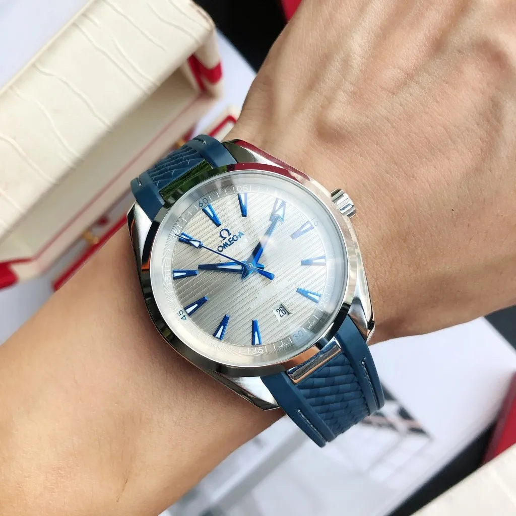 【Customized all-in-one machine】💰1720! Omega Seamaster 150-meter watch [Ocean charm, classic hot model] The classic and timeless design is very characteristic of the Omega brand [Movement] Equipped with the imported brand new Citizen 9015 all-in-one automatic mechanical movement, accurate travel time and long-lasting, highly recognized by watch friends [Case] 316L stainless steel case, modified and beautiful body, original consistent 41.5mm diameter, curved dial, depth waterproof to 200 meters [Bracelet] imported rubber strap Equipped with the original folding clasp of the same material, the details are synchronized with the original product ⚠️Please look for the exclusive quality produced by GD