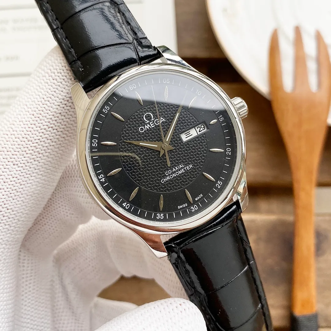 【Foreign Trade Import】💰1440! Omega's premium men's watch has a classic three-hand double calendar design, noble atmosphere, gentlemanly style, excellent quality, and is selling well all over the city. Using fully automatic mechanical movement, top-grade 316 stainless steel case, imported calfskin strap, mineral super mirror, size 40*13