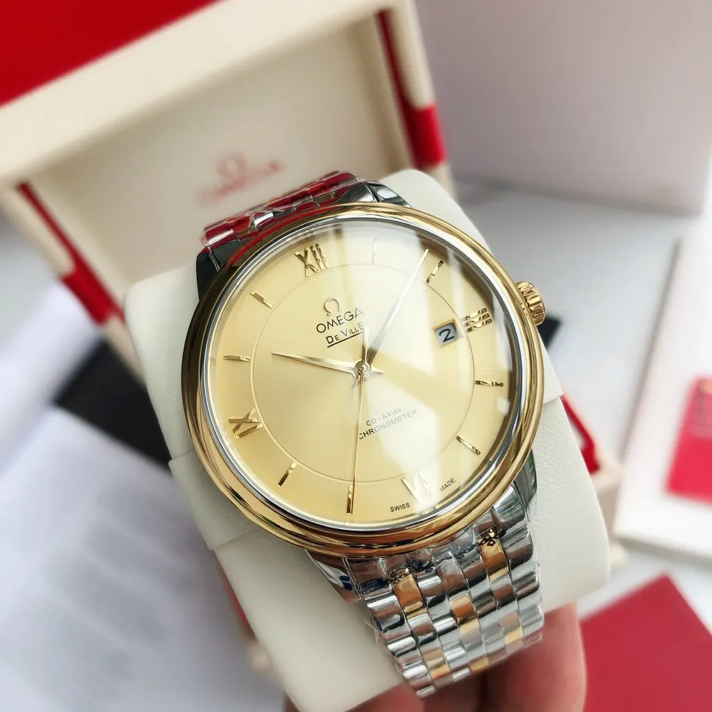 【High-end replica】💰1160! 【Customized all-in-one machine】💰1720! 2023 upgraded blockbuster model - Omega Butterfly De Ville series men's watch [Casual, simple and classic hot model] After the De Ville series was discontinued last year, the factory persisted in adhering to the concept of providing better prices and being more people-friendly. It spent nearly a year strictly controlling and selecting high-quality suppliers of various accessories. Thanks to the strong support of a replica factory, it has worked hard to create today's upgraded and high-quality products at the same price‼ ️ This upgrade uses the same-level lettering from a certain factory, corrects the original synchronous stretch clasp, and passes the factory damage test to ensure excellent quality [Movement] Equipped with zero repair 💯 Brand new Citizen 9015 all-in-one automatic mechanical movement, precise travel time and long-lasting, highly recognized by watch friends [Case] 316L stainless steel case, modified and beautiful body The bottom cover is embossed according to the original synchronized track text. The 39.5mm shell size adheres to the same original details. Curved dial. 100-meter depth waterproof. Scratch-resistant sapphire mirror. [Bracelet] Use 316L stainless steel bracelet with original folding stretch buckle of the same material or calfskin strap. This picture is a real shot of a customized all-in-one machine!