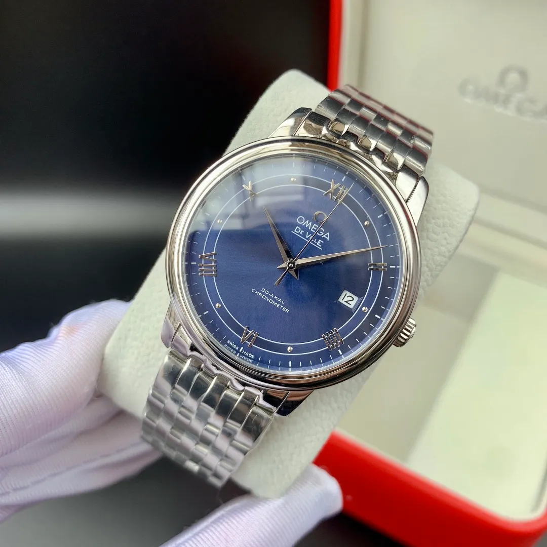 【High-end replica】💰1160! 【Customized all-in-one machine】💰1640! Omega's new arrival🔥🔥As a star hot-selling product✨✨basic model, the Diefei series⌚️⌚️ is favored by consumers with its classic and elegant design, and it is also the first choice for business! Reasons for recommendation: [Design]: This is the basic model of the Diefei series. It has an all-stainless steel case with the same brushed dial. The three hands are matched with the classic design of the 3⃣️ dot calendar window. The bottom cover is also engraved with the "God of Time" (a super primitive god from ancient Greek mythology, interpreting Omega's unique romantic meaning of time). A variety of dial elements are optional, and the steel skin is perfectly replaced. The simple atmosphere is suitable for different occasions, and the overall style is more youthful and energetic! [Configuration]: It adopts the imported Citizen 8215🇯🇵/9015 all-in-one movement, which has zero faults and more accurate travel time. The sapphire glass mirror is scratch-resistant and wear-resistant, the crown is polished to a perfect arc, and the brand logo "Ω" is clearly visible. [Size]: 39.5mmx11mm The overall appearance is elegant and gorgeous. Its style is suitable for formal wear, simplicity, fashion, literature and art, leisure, etc. It is the best choice for daily commuting and business negotiations! Welcome to order, make sure the quality🥂Worry-free after-sales🌹🌹