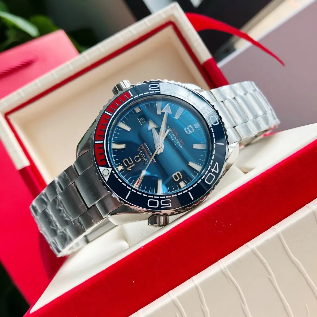 High-end replica 💰1240! TW Taiwan Factory💰1720! 2024 new customized Omega Seamaster series 600-meter America's Cup limited edition diving watch has arrived. It is exclusively customized with original synchronization details. Each watch number is engraved with an identification number and will never be repeated. The ceramic bezel is unique to the entire network. It has a Citizen movement internally and the external repair details are synchronized with the original. [Movement] Equipped with 💯 Brand new Japanese original 9015 automatic mechanical movement, 0️⃣ repair, accurate running time, strong practicality [Case] Made of 316L stainless steel, electroplated in the vacuum furnace of the entire network, equipped with the only original ceramic one-way rotating chronograph ring in its class [Bracelet] Official synchronous rubber strap or 316 stainless steel chain of the Seamaster 600m Diving Watch produced by GD, with the only original push-pull adjustable clasp in its class ⚠️Please look for the exclusive quality of GD products