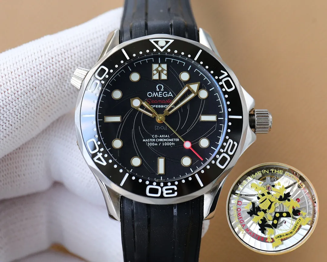 【High-end replica】💰1240! 【Customized all-in-one machine】💰1720! In 2022, the official strongly recommends the Omega Seamaster 300m 007 Special Edition Diving Watch with exclusive quality on the entire network [Movement] Equipped with imported 9015 all-in-one machine [Buckle] The steel band uses the original buckle [Mirror] Sapphire mirror [Case] ​​Made of 316L stainless steel case, equipped with the only one-way rotating ceramic ring in its class. Deeply waterproof, watch diameter 42mm × 13mm🔥Top product, high quality products constantly🔥