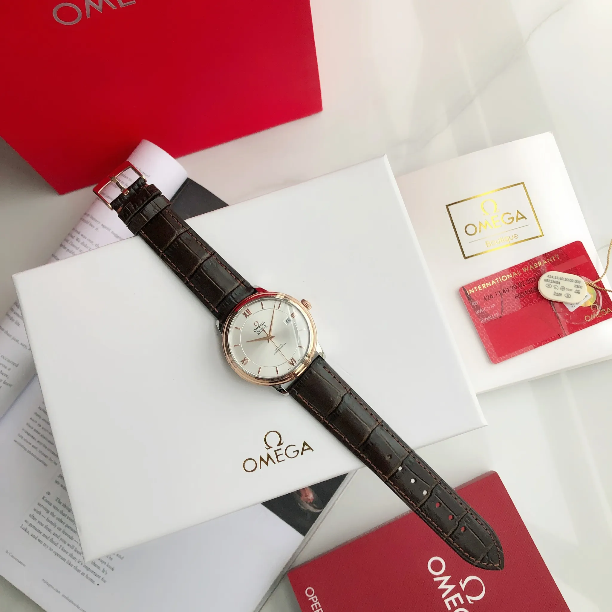 【High-end replica】💰1160! 【Customized all-in-one machine】💰1720! 2023 upgraded blockbuster model - Omega Butterfly De Ville series men's watch [Casual, simple and classic hot model] After the De Ville series was discontinued last year, the factory persisted in adhering to the concept of providing better prices and being more people-friendly. It spent nearly a year strictly controlling and selecting high-quality suppliers of various accessories. Thanks to the strong support of a replica factory, it has worked hard to create today's upgraded and high-quality products at the same price‼ ️ This upgrade uses the same-level lettering from a certain factory, corrects the original synchronous stretch clasp, and passes the factory damage test to ensure excellent quality [Movement] Equipped with zero repair 💯 Brand new Citizen 9015 all-in-one automatic mechanical movement, precise travel time and long-lasting, highly recognized by watch friends [Case] 316L stainless steel case, modified and beautiful body The bottom cover is embossed according to the original synchronized track text. The 39.5mm shell size adheres to the same original details. Curved dial. 100-meter depth waterproof. Scratch-resistant sapphire mirror. [Bracelet] Use 316L stainless steel bracelet with original folding stretch buckle of the same material or calfskin strap. This picture is a real shot of a customized all-in-one machine!