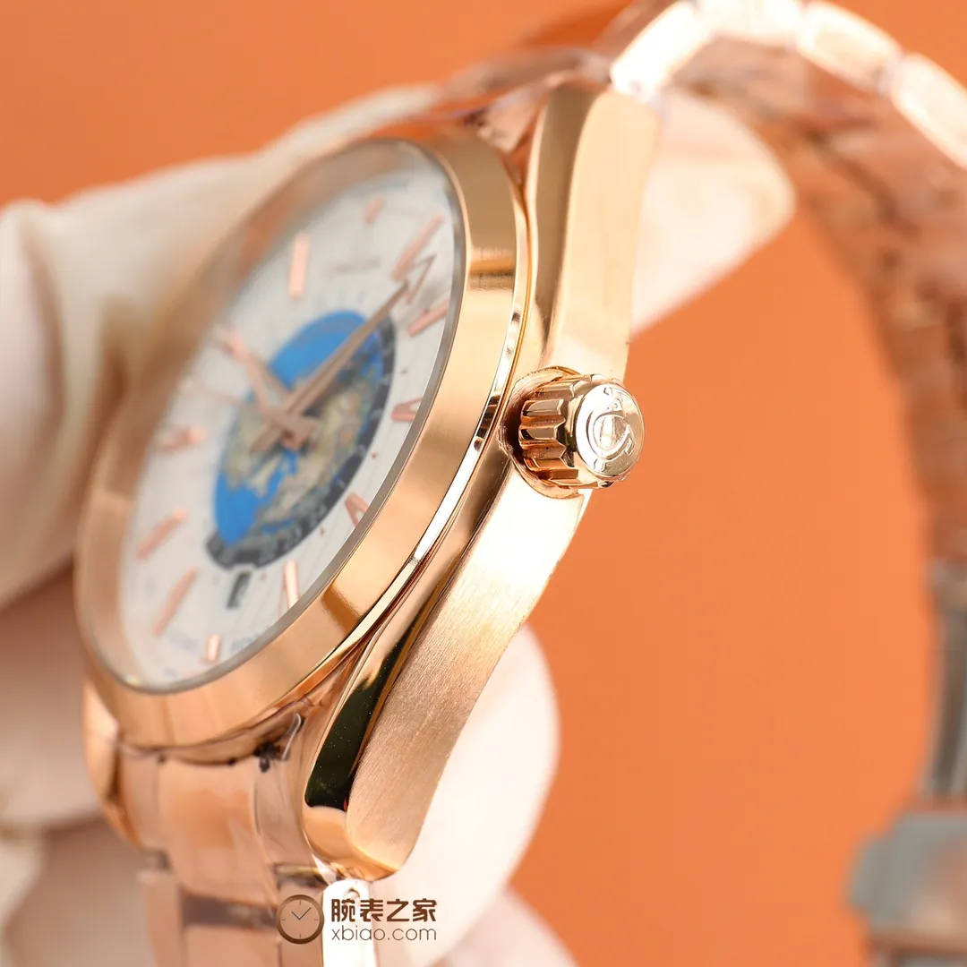 【Customized all-in-one machine】💰1720! The Omega Seamaster Aqua Terra world time watch has become popular all over the world since its launch! The new Aqua Terra world time watch launched this year continues the exquisite craftsmanship and exquisite details of the previous model, and incorporates more advanced watchmaking technology. For watch fans who are keen on watch design, every detail of this watch is made by a famous factory. It is made of Aqua Terra style stainless steel, polished and brushed. The blue rubber strap continues the consistent design style of the Aqua Terra series. Sales have always been leading - the 150-meter series - with the launch of a new single product - breaking through the theme again: [Classic hot model to create greater glory] Brand: Omega (distinguished quality) Return of the ultimate product) Hot model type: Fine men's watch (high quality) [Haima 150 series] 316 stainless steel strap: Material: Mineral super strong sapphire mirror (wear-resistant) embossed essence, vast and majestic, unique ingenuity, wrist treasure size: 40mm in diameter, 10mm thick, hot sale! Welcome to reprint🔥Top products, high quality products constantly🔥