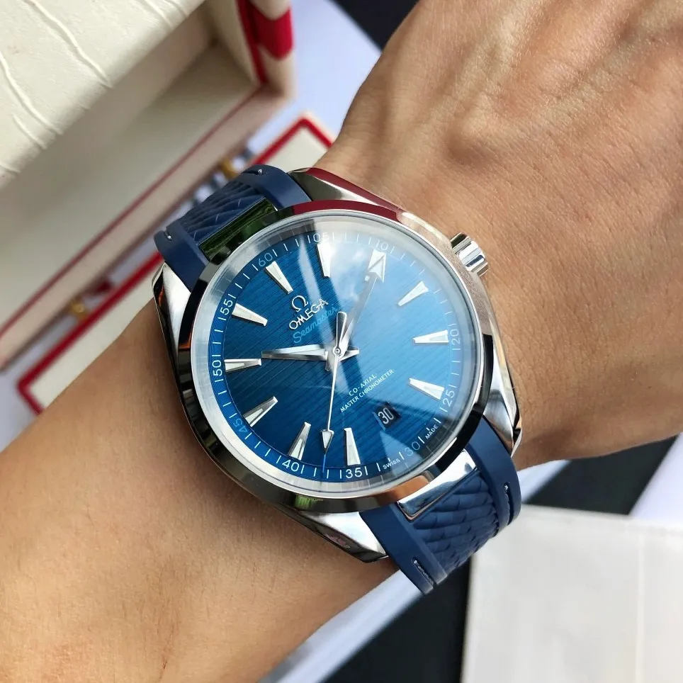 【Customized all-in-one machine】💰1720! Omega Seamaster 150-meter watch [Ocean charm, classic hot model] The classic and timeless design is very characteristic of the Omega brand [Movement] Equipped with the imported brand new Citizen 9015 all-in-one automatic mechanical movement, accurate travel time and long-lasting, highly recognized by watch friends [Case] 316L stainless steel case, modified and beautiful body, original consistent 41.5mm diameter, curved dial, depth waterproof to 200 meters [Bracelet] imported rubber strap Equipped with the original folding clasp of the same material, the details are synchronized with the original product ⚠️Please look for the exclusive quality produced by GD