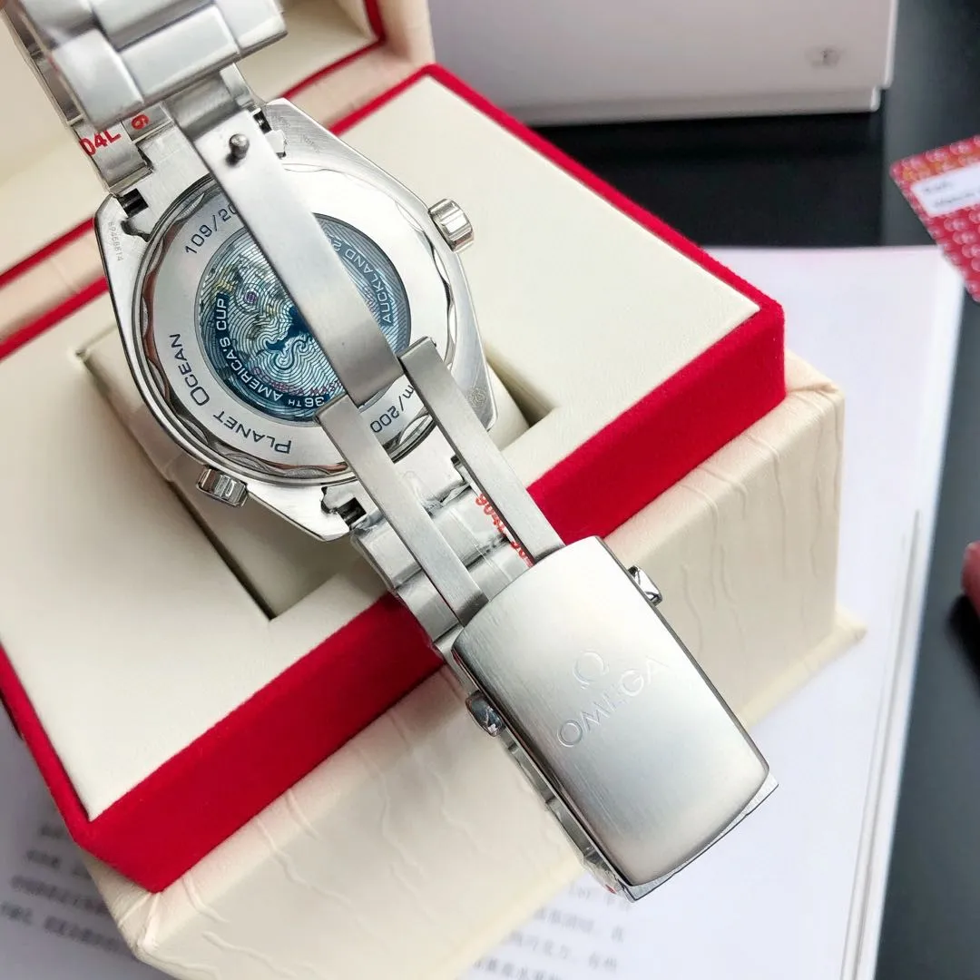 High-end replica 💰1240! TW Taiwan Factory💰1720! 2024 new customized Omega Seamaster series 600-meter America's Cup limited edition diving watch has arrived. It is exclusively customized with original synchronization details. Each watch number is engraved with an identification number and will never be repeated. The ceramic bezel is unique to the entire network. It has a Citizen movement internally and the external repair details are synchronized with the original. [Movement] Equipped with 💯 Brand new Japanese original 9015 automatic mechanical movement, 0️⃣ repair, accurate running time, strong practicality [Case] Made of 316L stainless steel, electroplated in the vacuum furnace of the entire network, equipped with the only original ceramic one-way rotating chronograph ring in its class [Bracelet] Official synchronous rubber strap or 316 stainless steel chain of the Seamaster 600m Diving Watch produced by GD, with the only original push-pull adjustable clasp in its class ⚠️Please look for the exclusive quality of GD products