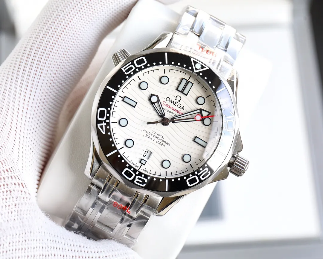 【High-end replica】💰1160! 【Customized all-in-one machine】💰1720! Omega Seamaster official synchronized upgrade in spring 2023‼ ️Highly recommended Omega Seamaster 300m diving watch with exclusive quality on the entire network [Movement] Equipped with Coaxial 8800, corrected movement 8800 restoration all-in-one machine [Buckle] The steel band adopts the original fine-tuning buckle [Glass] Wear-resistant and scratch-resistant sapphire mirror [Case] ​​Made of 316L stainless steel case, equipped with the only one-way rotating ceramic ring in its class, three degrees waterproof