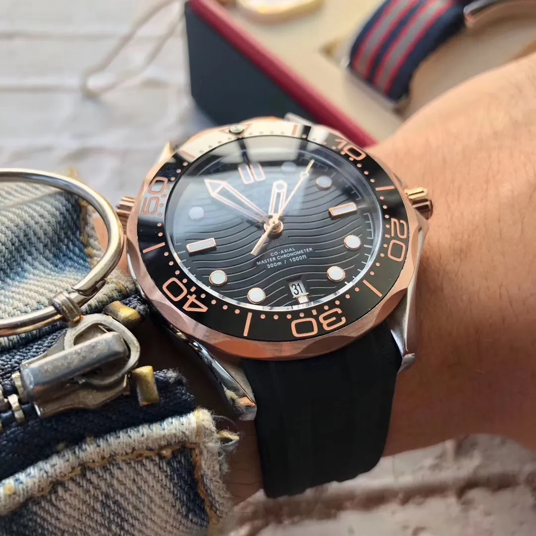 【High-end replica】💰1160! The Omega Seamaster series is made of ceramic rings with strict and consistent details. 🇨🇳Original synchronization, the same size of 42mm, equipped with a fully automatic imported Citizen mechanical movement ✈️On the 25th anniversary of the launch of the diving watch, the new classic Seamaster series 300-meter diving watch was born against this background. This watch produced by Qiao Qiao really innovates and changes the brand's Haima series from the inside out.