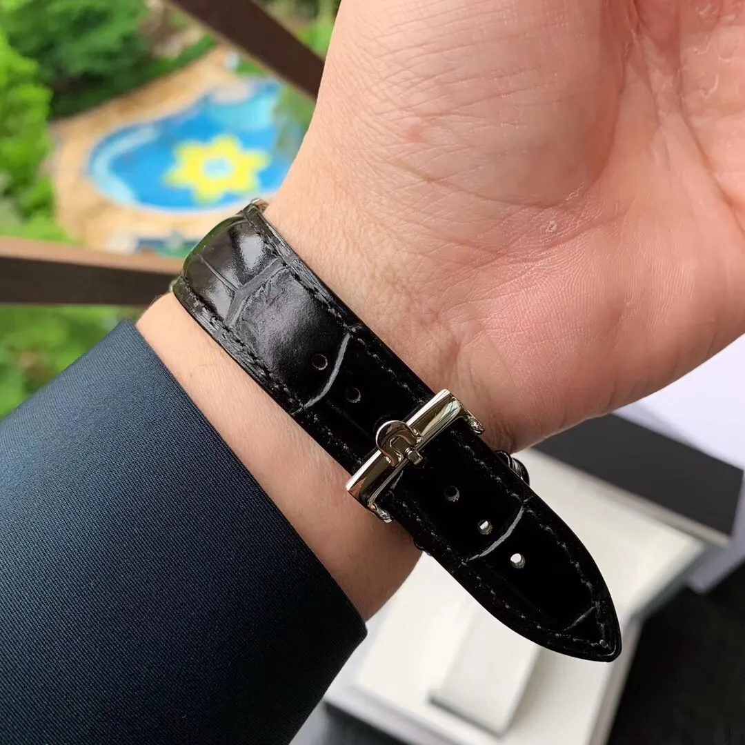 【Foreign trade import】💰1400! OMEGA-OMEGA‼ ️Diefei series⌚️ is simple and elegant, with a very obvious sense of post-modernism. The elegant and slim appearance, combined with the simple and elegant design, perfectly interprets the classic charm of the original elegant business. The size of the watch is 39.5 mm x 10 mm. The literal scales and hands all inherit the original craftsmanship. They are first polished and then rhodium-plated to ensure permanent luster and amazing temperament. Adopting the super stable Japanese 8215 movement, it truly achieves zero repairs 🔥Top product and constant quality products🔥