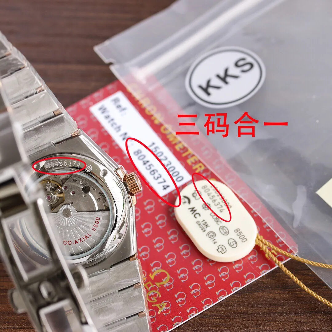 【Top replica】💰2360 each! Omega Constellation KKS brand new product launched. Three codes in one, exclusive quality, exclusive packaging. A new upgraded version will arrive in 2022. Corrected quality. Exclusively customized 8500 movement. Special design. Classic style in real photos. Eternal. Omega couple watch, double eagle constellation series, the male model is equipped with imported 8215 movement machinery (zero repair), the female model is equipped with imported Seiko NH05 movement machinery (zero repair)...Swiss quality 100% super waterproof luminous sapphire glass back design, size male 38mmx10.5, female 27mmx10.5, three-level waterproof, you can swim with confidence 🏊 The outside and the inside are the same. Unique! Create market-friendly prices! Welcome to forward and order! Please certify the exclusive KKS details. The KKS exclusive quality code is 80456374. Welcome to compare the quality.