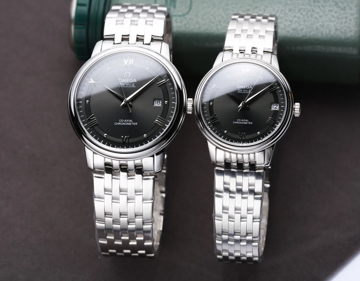 [Customized all-in-one machine] 💰1720 each! Omega-De Ville Series-Couple Watches! Genuine mold opening, 👏The lettering is the same as the original product with sun pattern, the curved surface is upgraded to high-definition arched double sapphire glass (clearer display, anti-scratch) 👏The back of the steel belt is also synchronized with the original laser product batch number! It took 9 months to make many corrections and upgrades to create a 1:1 shell model, striving for perfection! The diameter of men's wear is 39.5mm, and the diameter of women's wear is 32.7mm👏! The style adopts the original Citizen 8215® movement, which vibrates 28,800 times per hour, and has zero repair quality. ✅The style is matched with Italian cowhide to make the wrist more comfortable and comfortable. 🗣The strap/buckle is engraved with the classic "OMEGA" logo, which is generous and classy. Real shot🔰Please pay attention to the details! (Focus on original new machines) Focus is an attitude, produced by JH!