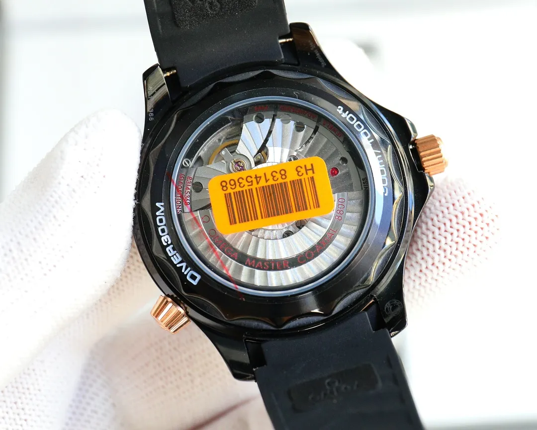 【High-end replica】💰1900! 【Customized all-in-one machine】💰2700! 【Top replica】💰3800! In 2023, the official highly recommended Omega Seamaster 300-meter diving watch has the exclusive quality of the entire network [Movement] Equipped with coaxial 8800 splint, corrected movement 8800 restoration all-in-one machine [Buckle] The steel band adopts the original fine-tuning clasp [Glass] Sapphire mirror [Case] ​​Made of 316L stainless steel case, equipped with the only unidirectional rotating ring in its class