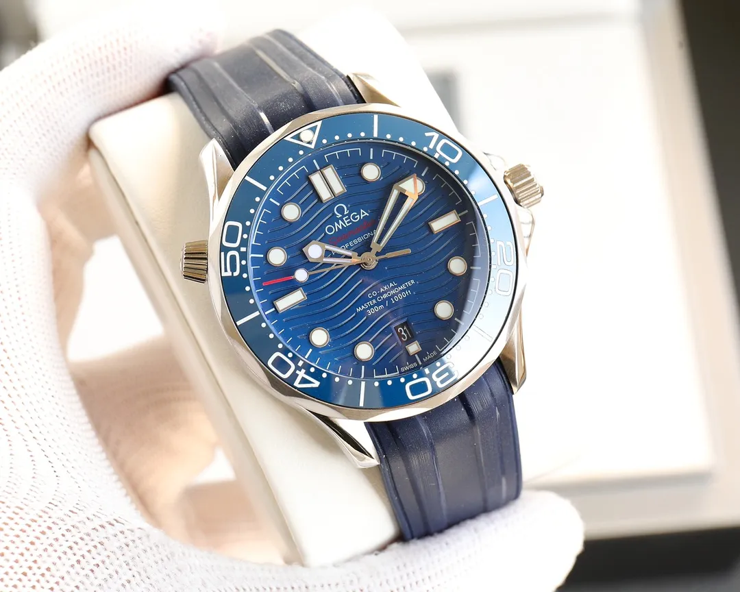 【High-end replica】💰1160! 【Customized all-in-one machine】💰1720! Omega Seamaster official synchronized upgrade in spring 2023‼ ️Highly recommended Omega Seamaster 300m diving watch with exclusive quality on the entire network [Movement] Equipped with Coaxial 8800, corrected movement 8800 restoration all-in-one machine [Buckle] The steel band adopts the original fine-tuning buckle [Glass] Wear-resistant and scratch-resistant sapphire mirror [Case] ​​Made of 316L stainless steel case, equipped with the only one-way rotating ceramic ring in its class, three degrees waterproof