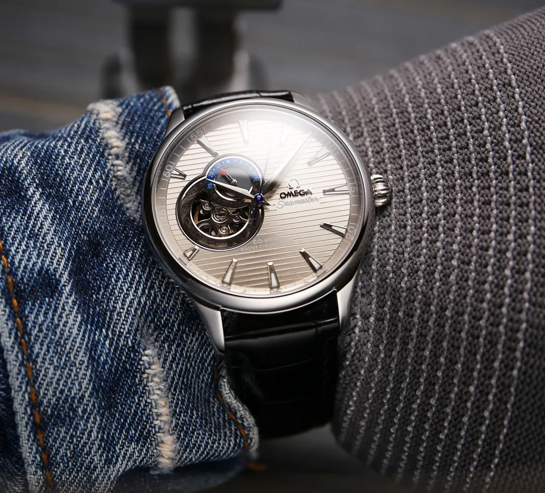 【High-end replica】💰1720! Omega - Omega, men's watch, equipped with fully automatic Citizen 8215 mechanical movement imported from Japan, 9-digit flywheel design, 10-digit 24-hour hour, super luminous effect... 42/12mm diameter, equipped with stainless steel case (finely polished), steel belt/belt optional, mineral glass mirror! Perfect workmanship interprets the essence of classics, simple and elegant, a must-choice for male idols! (Focus on original new machines) Don’t forget the original intention ~, JH...!
