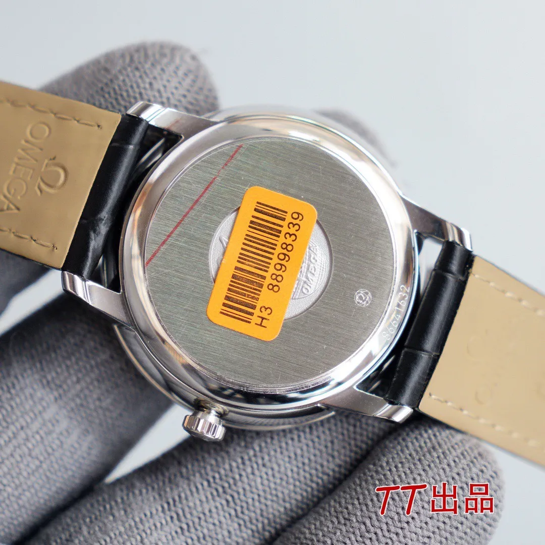 【High-end replica】💰1160! 【Customized all-in-one machine】💰1720! The first thing that comes to mind for the Omega De Ville series is its dignified, elegant, simple, simple, and unobtrusive appearance. Although simple, it is very delicate. The watches in this series are worn with a steady, cautious and steady character. Configuration parameters: Brand: Omega Series: Diefei series Movement: Imported Citizen 9015 all-in-one movement (upgraded version) Each movement undergoes strict QC calibration before shipment. Very strict, zero repairs. Design service life: 10 years. Case material: 316L stainless steel, CNC numerical control engraving, ultra-precision, waterproof depth 100 meters🏊‍♀🏊🏊 Lettering: The latest version of the disc flying track lettering, the word nails are butt welded and inlaid with the same process as the genuine ones (the first in the industry) Table diameter: 39.5*9.7mm (the only one on the market that is consistent with the genuine ones) Product grade: Super A Glass: Imported sapphire glass (0 difference in exposure and transparency compared with the original) Belt: Genuine American alligator leather strap (black/brown) Steel strap: 316L steel professionally polished by top masters /Gloss/Smoothness/Comfort/The same quality as genuine ones. Buttons: Original easy-to-tie pin buckles. Steel buckles: Original mold opening. Same craftsmanship. Same functions. "Manually extendable buckle"