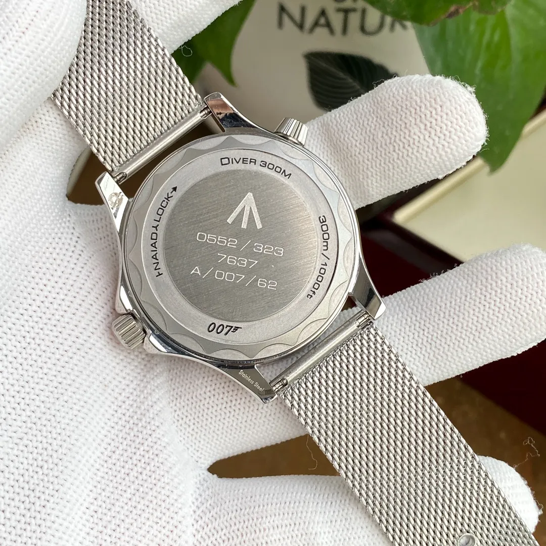 【Foreign trade import】💰1160! OMEGA-OMEGA🏅🏅 Type: Men's watch🎉🎉 Case: Top version 316 stainless steel L Strap: 316L stainless steel strap Movement: 8215 Citizen mechanical movement ⚙️ Mirror: High-end double-push Sapphire mirror glass Size: 40mm in diameter, 11mm thick ⭐"Original single molded pin buckle, ice blue luminous, steel belt buckle can be fine-tuned Calendar disk color official website synchronization ”⭐ 🍷Exquisite inheritance of real effects, quality guaranteed! ‼ ️The elegant style instantly enhances the charm of men and is a symbol of taste and noble life!