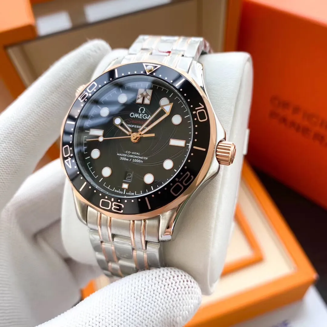 【Foreign trade import】💰1260! Omega - the most popular model of the year - Seamaster 300m Diving Watch James Bond - On Her Majesty's Secret Service, the literal 12 o'clock and 10 o'clock positions are synchronized and original ⚠️The left side of the case is the same as the original "007" exclusive metal sheet ⚠️The buckle LOGO is synchronized and original, different from the Seamaster 300m ⚠️Exclusive printing on the bottom cover glass ⚠️The only synchronized original details in its class The only synchronized original details in the market, built-in fully automatic mechanical 8800 movement. Size 42nm🔥Top quality products are constantly produced🔥