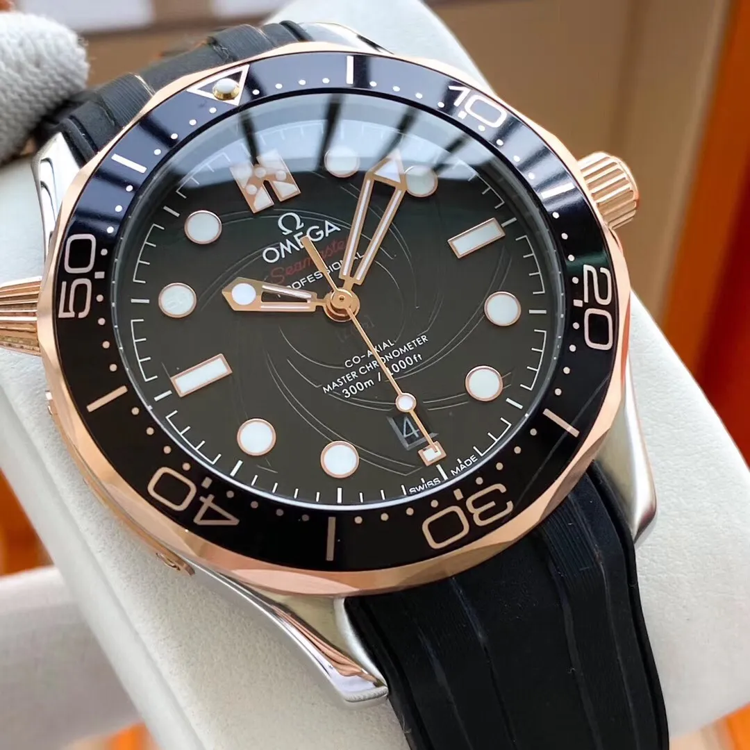 【Foreign trade import】💰1260! Omega - the most popular model of the year - Seamaster 300m Diving Watch James Bond - On Her Majesty's Secret Service, the literal 12 o'clock and 10 o'clock positions are synchronized and original ⚠️The left side of the case is the same as the original "007" exclusive metal sheet ⚠️The buckle LOGO is synchronized and original, different from the Seamaster 300m ⚠️Exclusive printing on the bottom cover glass ⚠️The only synchronized original details in its class The only synchronized original details in the market, built-in fully automatic mechanical 8800 movement. Size 42nm🔥Top quality products are constantly produced🔥