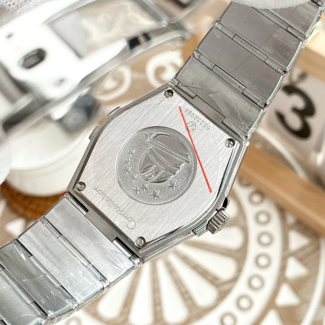 【Foreign Trade Import】💰1080 each! Omega-2021 latest model‼ ️Couples' Constellation Series Quartz Watches are now on the market. Constellation Quartz Series Watches - delicate touch, beautiful in every detail! [Case]: 1:1 exquisite reproduction, large size 40mm, small size 28mm, sapphire crystal mirror, 3-degree super waterproof. Every effort has been made to reproduce all the exquisite details, showing the innovative, refined and elegant style of this series. [Watch strap]: Horizontal strip chain strap, exquisite workmanship and delicate polishing. The frosted links alternate with finely polished links, creating an extraordinary luster. The bracelet is equipped with a butterfly clasp, and the structure is synchronized with the original. [Movement]: Equipped with quartz movement imported from Switzerland, it is strong, stable and trouble-free, giving you a perfect experience of precision and reliability.    Made with sincerity and meticulousness🔥Top-quality products, constant quality🔥