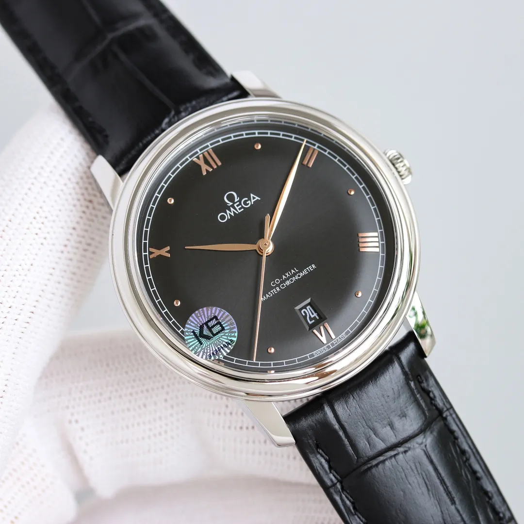 【Top replica】💰3500! The fourth generation of the new Omega De Ville Elegant series, classic business men's model, size 40x10mm, 8800 black balance wheel automatic mechanical movement, 316 stainless steel case, sapphire mirror, arched dial, dial decorated with "orbital" minute chart, gray hands with PVD treatment, Roman numerals and cambered hour markers alternate, Italian cowhide strap and 316 stainless steel strap optional, original pin buckle and double snap buckle, waterproof to 50 meters!