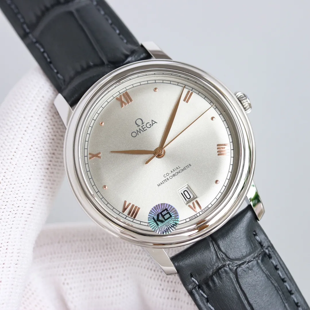 【Top replica】💰3500! The fourth generation of the new Omega De Ville Elegant series, classic business men's model, size 40x10mm, 8800 black balance wheel automatic mechanical movement, 316 stainless steel case, sapphire mirror, arched dial, dial decorated with "orbital" minute chart, gray hands with PVD treatment, Roman numerals and cambered hour markers alternate, Italian cowhide strap and 316 stainless steel strap optional, original pin buckle and double snap buckle, waterproof to 50 meters!