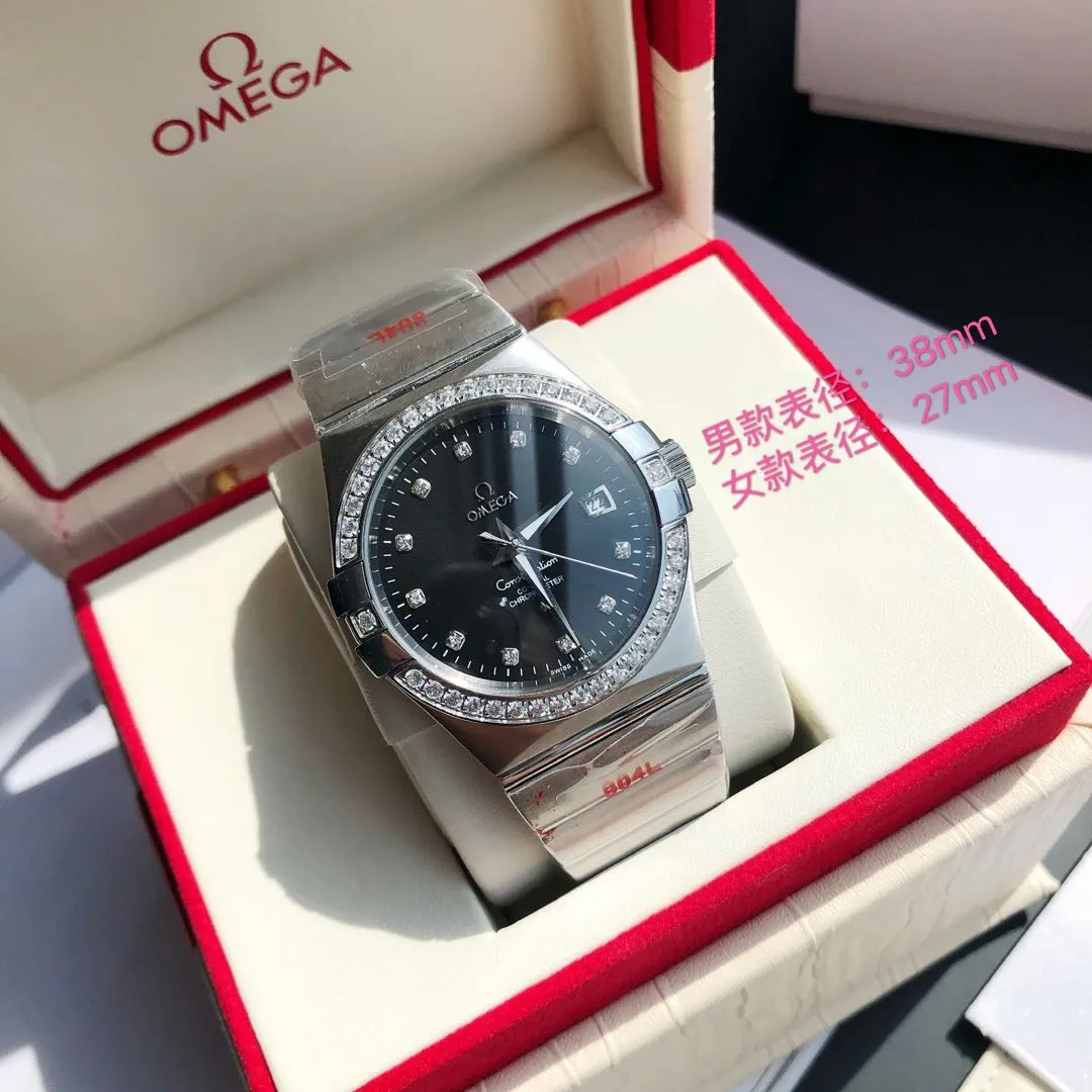 Constellation series couple watch. Men's size: 38/10.5mm. Women's size: 27/10.5mm [Annual masterpiece, classic hit] In 2020, GD produced another full series of high-quality products to fill the gap-Omega Constellation series fully automatic mechanical watch. It has been sharpened for ten years and never gives up! Another high-quality, ultra-affordable representative work produced by GD once again refreshes the "genuine appearance details, built-in new Citizen movement" [Movement] GD produces the entire network's exclusive replica Constellation series men's watch equipped with 💯 The new Citizen 8215 automatic mechanical movement, and the women's watch is equipped with 💯 The new Citizen 6T51 automatic mechanical movement, exclusive correction of the 8501 original automatic hammer, the kinetic energy of the movement is durable, and the travel time is accurate, ⭕️ Reworked [Case] 💯 Super waterproof, you can swim with confidence 🚰 316L stainless steel case, CNC cutting process for the same material bracelet, perfect shell shape and joints, replica craftsmanship, the thinnest workmanship of the same level of movement‼ ️ Equipped with a high-quality Swarovski crystal diamond ring (not an ordinary pickaxe stone), it is colorful under the sun [Details] The original strips and diamond sides are optional, and the original ones are all the same color. The bracelet is equipped with the only original folding clasp in its class, and the sapphire anti-scratch glass mirror reads clearly [Inventory] 1000+ in the whole series, long-term replenishment supply ⚠️Please look for the exclusive quality of GD products