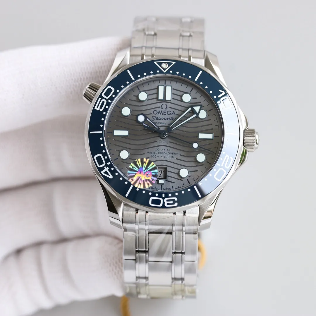 【Top replica】💰4500! 💎 AG’s highest version! The latest upgraded version of OMEGA SEAMASTER Planet Ocean 300m 300m Coaxial Master Chronometer 42mm 42mm Diving Watch 210.30.42.20.01.001 Stainless steel brushed case is partially polished. The bezel is made of black ceramic and is decorated with a white enamel diving scale. The scale of the word circle is not easy to wear and fade. The ratchet countdown bezel rotates counterclockwise in one direction. Dome-shaped sapphire mirror coated with anti-glare film Polished black ceramic dial, laser engraved ripple pattern, with a calendar window at 6 o'clock, the hollow hands and embossed hour scales are rhodium-plated and covered with Super-LumiNova luminous coating, blue and green two-color luminous, green luminous minute hand display with green luminous dot on the bezel for diving oxygen countdown, multiple waterproof screw-in crown, can be worn for real sea diving, conical shaped helium exhaust valve, corrugated edge design is transparent The beautiful movement of the movement is clearly visible on the back of the watch, replica of the 8800 movement, ⚠️ detailed double T shock absorber, brushed steel strap, the strap is disassembled with screws on both sides like the original, independent fixed rod design strap in the middle, double folding snap buckle, with push-button fine-tuning extension, can be opened and extended to wear on the surface of the diving suit when diving, comes with NATO gray and black nylon strap, which can be easily replaced to switch different wearing styles, watch diameter 42mm Real shots of shipment