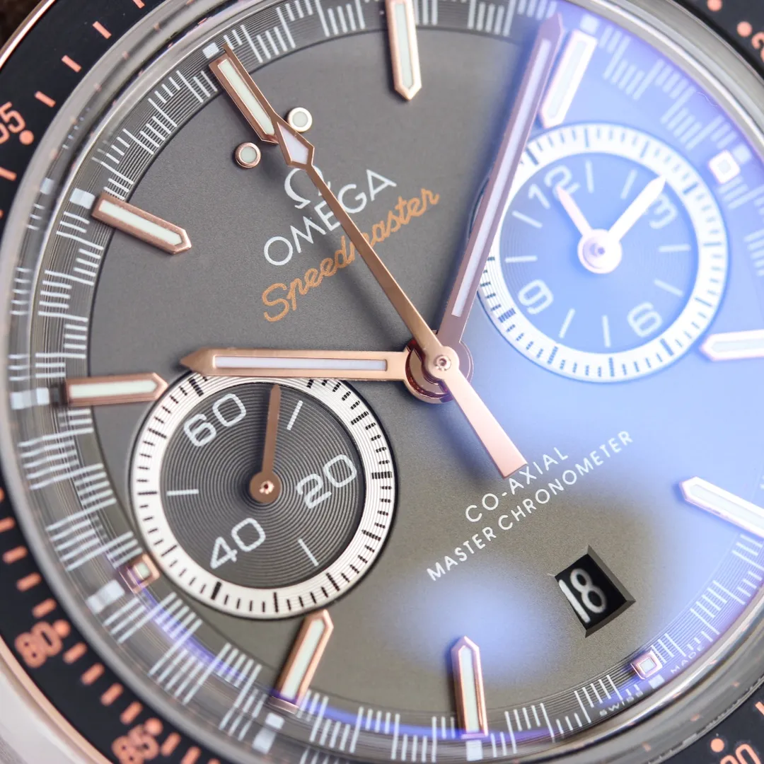 💎Omega Racing Chronograph [SPEEDMASTER] uses 7750 modified Omega 9900 chronograph black balance wheel movement Double T shock absorber🔥【1】The steel is made of imported AISI316L special steel and hardened, so the hardness reaches 240HV. The sand pattern you see on the watch case is clear, delicate, white, and has no pores, which perfectly restores the original material. 【2】Transparent The arc-shaped sapphire crystal glass mirror makes the dial more prominent. [3] The matte dial is equipped with platinum-plated nails, and the luminous light is made of imported super luminous powder. [4] The Speedmaster Moon series is equipped with a stainless steel strap and an imported cowhide leather strap. The strap and ceramic ring can be interchanged with the original version. We may never be able to go into space, but we can at least own an Omega moon watch in our lifetime.