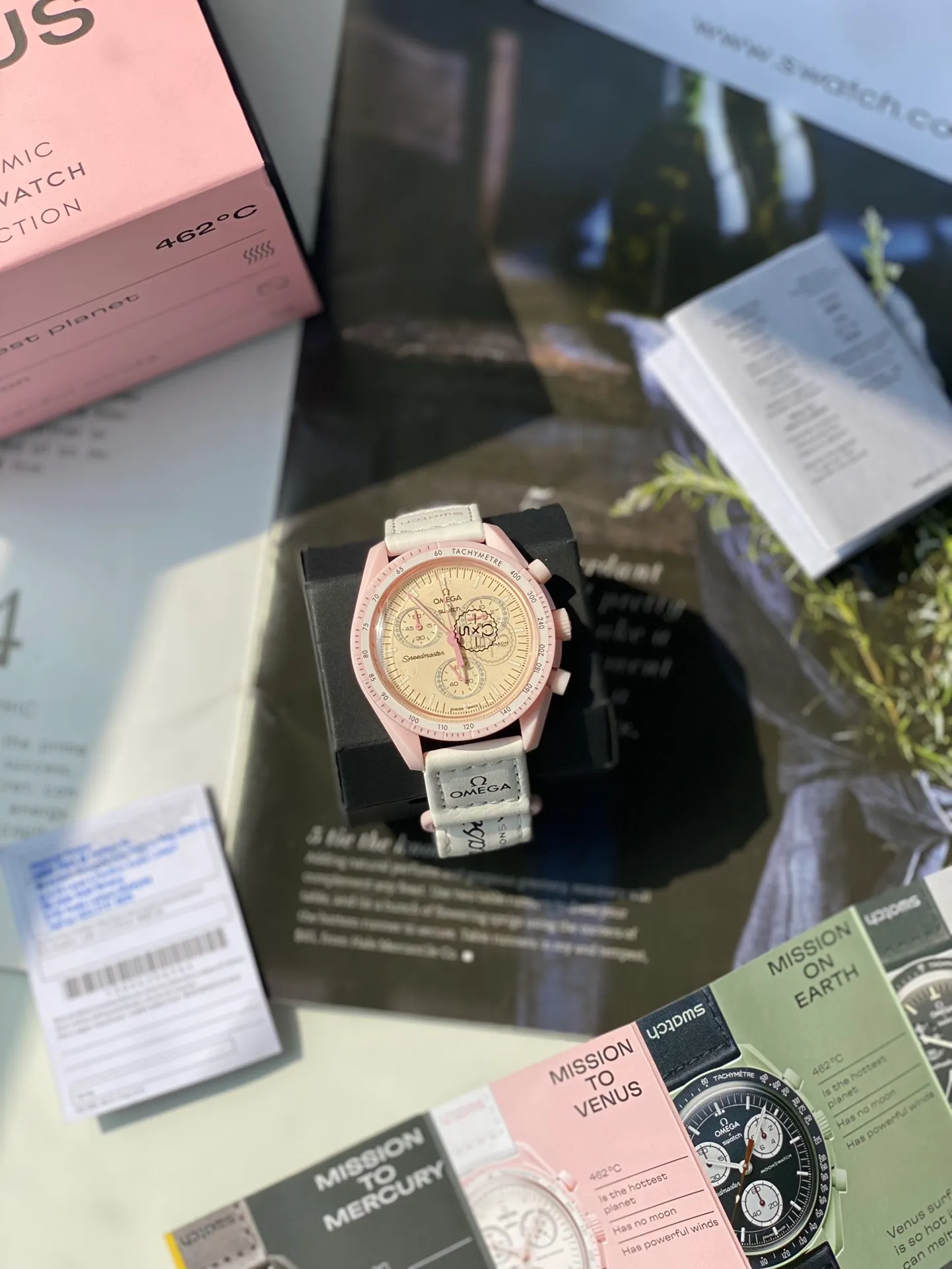 [Original order quality] 💰700! 【Purchasing quality】💰960! It’s hard to find a watch in the world❗️❗️❗️Omega x Swatch co-branded watch is here! ! !  A total of 11 models 🔵 respectively represent the sun, Mercury, Venus, Earth, Mars, Jupiter, Saturn, Uranus, Neptune, Moon, and Pluto in the solar system. Internally equipped is Swatch’s quartz chronograph movement. Interestingly, the battery cover of each watch is printed with a photo of the planet represented by the watch. The photo is said to be provided by NASA.