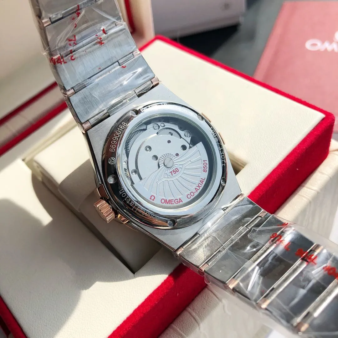 Constellation series couple watch. Men's size: 38/10.5mm. Women's size: 27/10.5mm [Annual masterpiece, classic hit] In 2020, GD produced another full series of high-quality products to fill the gap-Omega Constellation series fully automatic mechanical watch. It has been sharpened for ten years and never gives up! Another high-quality, ultra-affordable representative work produced by GD once again refreshes the "genuine appearance details, built-in new Citizen movement" [Movement] GD produces the entire network's exclusive replica Constellation series men's watch equipped with 💯 The new Citizen 8215 automatic mechanical movement, and the women's watch is equipped with 💯 The new Citizen 6T51 automatic mechanical movement, exclusive correction of the 8501 original automatic hammer, the kinetic energy of the movement is durable, and the travel time is accurate, ⭕️ Reworked [Case] 💯 Super waterproof, you can swim with confidence 🚰 316L stainless steel case, CNC cutting process for the same material bracelet, perfect shell shape and joints, replica craftsmanship, the thinnest workmanship of the same level of movement‼ ️ Equipped with a high-quality Swarovski crystal diamond ring (not an ordinary pickaxe stone), it is colorful under the sun [Details] The original strips and diamond sides are optional, and the original ones are all the same color. The bracelet is equipped with the only original folding clasp in its class, and the sapphire anti-scratch glass mirror reads clearly [Inventory] 1000+ in the whole series, long-term replenishment supply ⚠️Please look for the exclusive quality of GD products