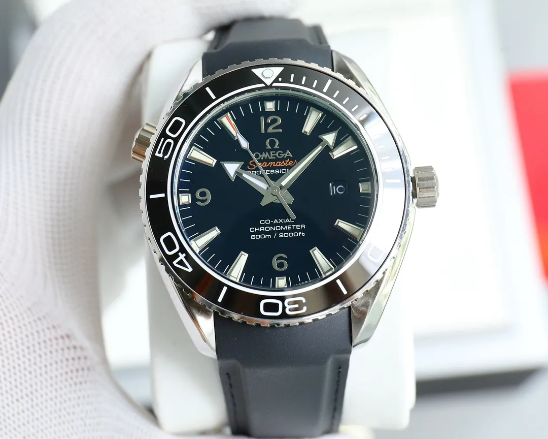 【High-end replica】💰1240! 【Customized all-in-one machine】💰1720! 【Top Replica】💰Private chat! In 2022, Omega officially strongly recommends the Planet Ocean 600-meter diving watch with exclusive quality on the entire network [Movement] Equipped with coaxial 8900 splint, corrected movement 8900 restoration all-in-one machine [Buckle] Genuine belt original buckle [Glass] Anti-scratch and wear-resistant blue light glass [Case] ​​Made of 316L stainless steel case, equipped with the only one-way rotating ceramic ring in its class. Three degrees waterproof, watch diameter 43.5mm×13mm