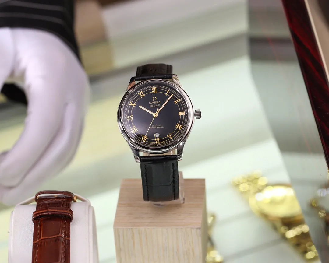 【Foreign trade import】💰1120! The latest high-definition real shot of Omega (a noble and wise work)! 🎈🎈 Type: Exquisite men's watch (more excellent) Best design Strap: Genuine cowhide & 316 stainless steel strap (more comfortable) Movement: Top mechanical movement (stable) Material: Mineral super strong mirror (wear-resistant) Real man's wise style Strong three-dimensional sense Special design Return with great reputation Size: 39mm diameter, 12mm thick, high-definition real shot! quality assurance!