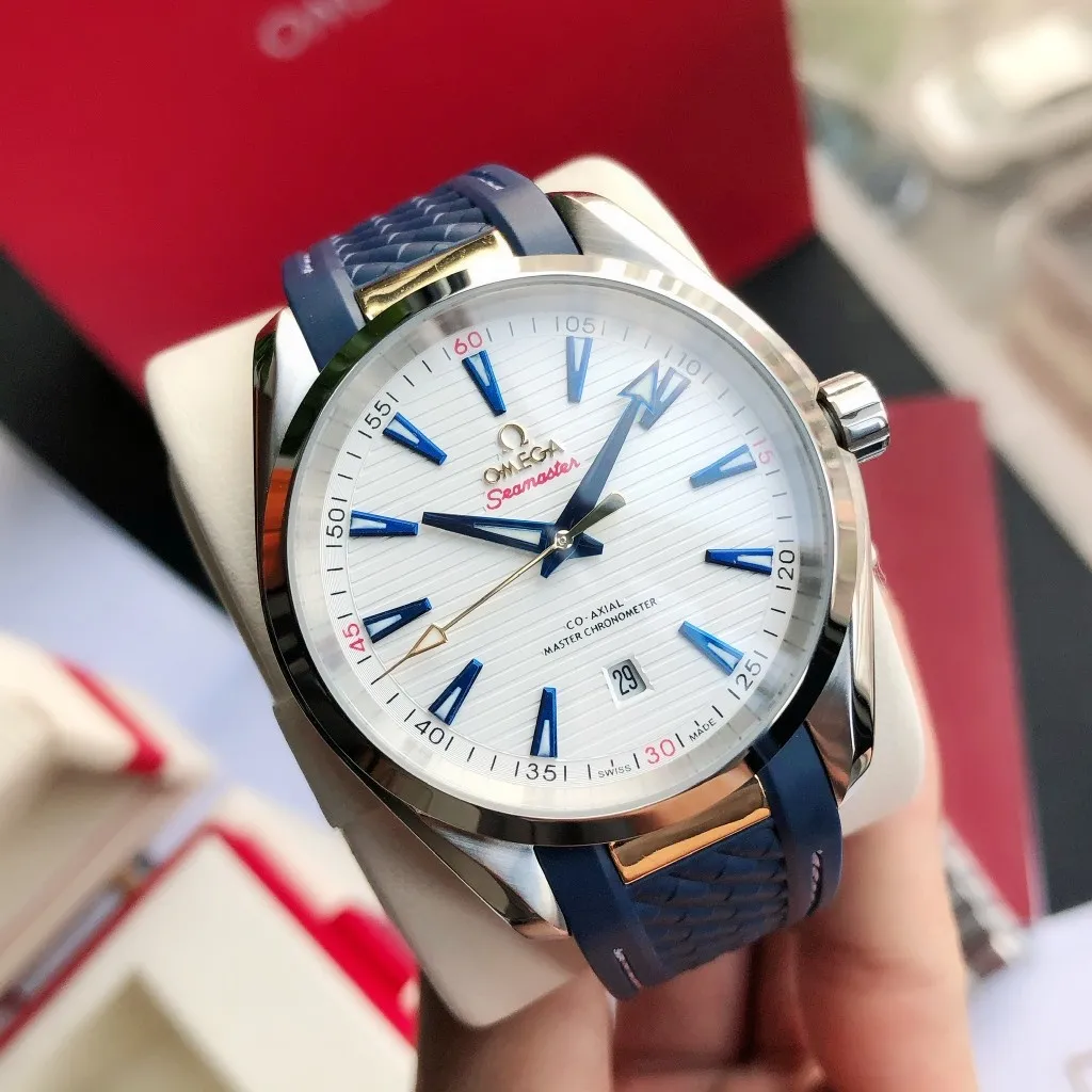 【Customized all-in-one machine】💰1720! Omega Seamaster 150-meter watch [Ocean charm, classic hot model] The classic and timeless design is very characteristic of the Omega brand [Movement] Equipped with the imported brand new Citizen 9015 all-in-one automatic mechanical movement, accurate travel time and long-lasting, highly recognized by watch friends [Case] 316L stainless steel case, modified and beautiful body, original consistent 41.5mm diameter, curved dial, depth waterproof to 200 meters [Bracelet] imported rubber strap Equipped with the original folding clasp of the same material, the details are synchronized with the original product ⚠️Please look for the exclusive quality produced by GD