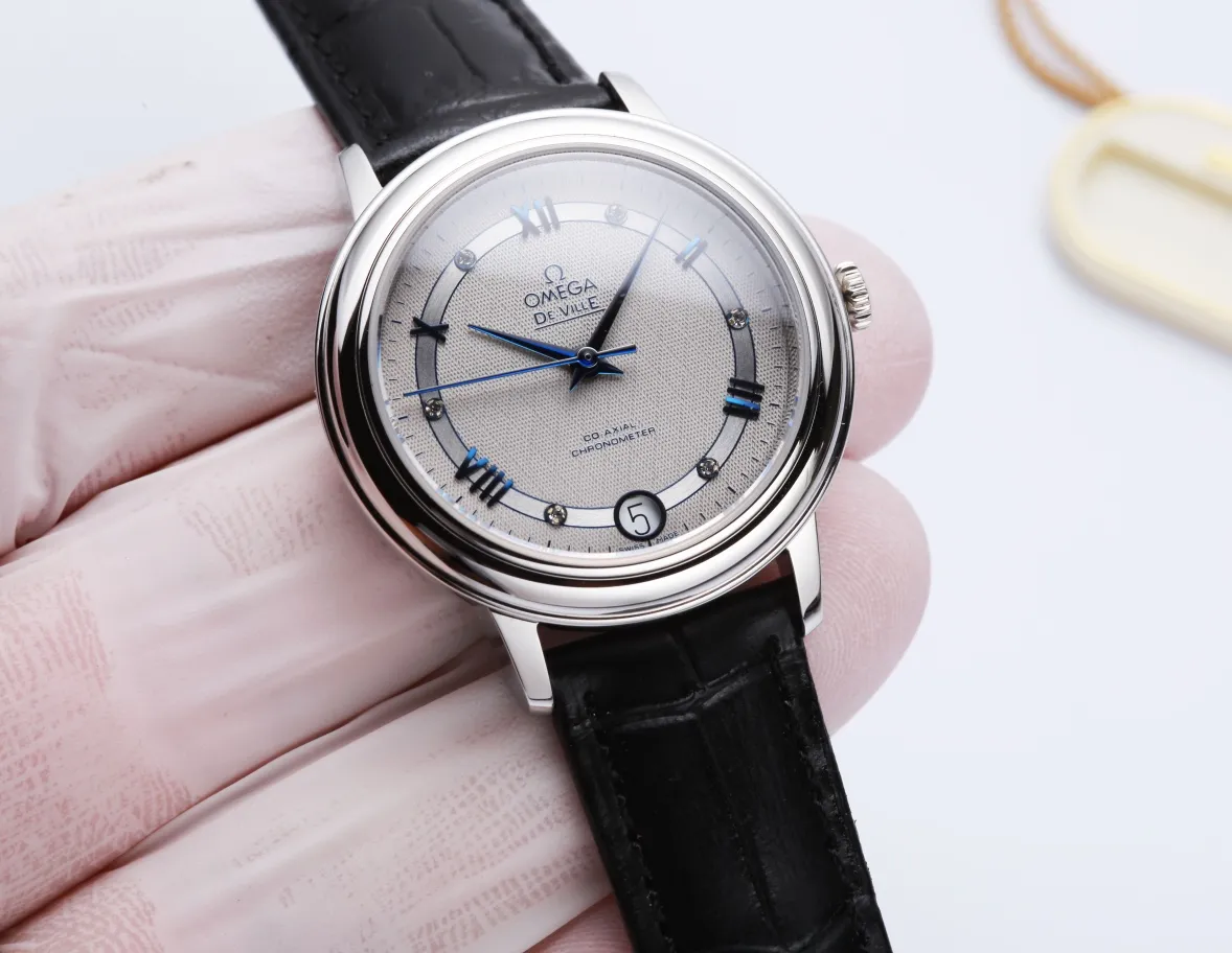 TW Taiwan factory 💰1900! Omega Butterfly Flying Saucer Series women's watch is produced in Taiwan factory: (This product has been strictly tested for waterproof pressure and is waterproof up to 200 meters🏊) ⚠️This model is shipped in the form of three codes in one. Returns and exchanges are all in three codes in one. Hope you understand!  Omega-OMEGA Deer Flying Butterfly Series Imported Swiss Quartz - Accurate Travel Time Swiss Quartz Women's Watch 316L Stainless Steel Perfect Texture Original Stretch Buckle (Same as Counter) Imported Double Sapphire Crystal Mirror (anti-scratch and wear-resistant) [Three Sizes in One] is the highest version on the market Women's size: 32.5mm thick 9mm (focus on original new machines) Focus is an attitude, produced by JH!
