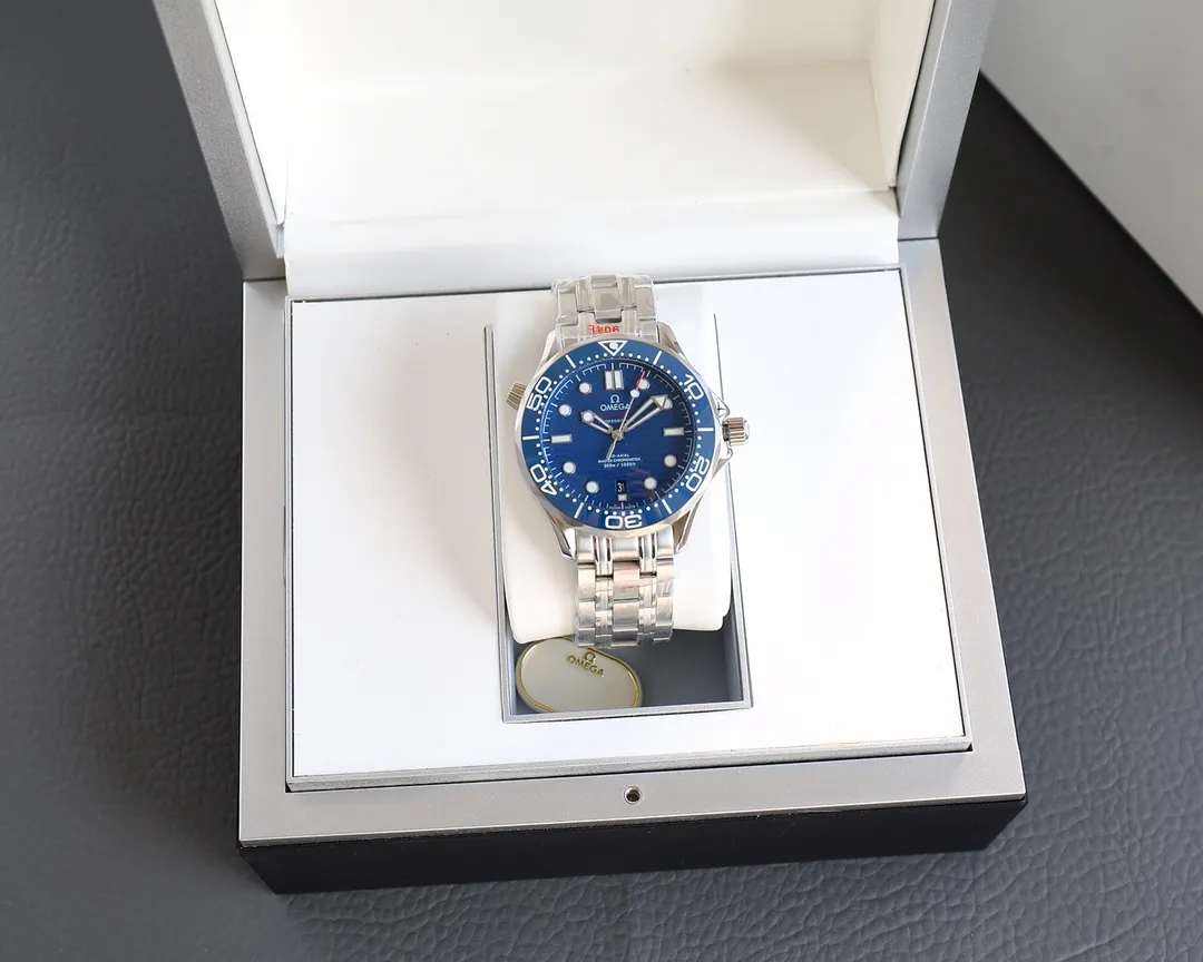 【High-end replica】💰1160! 【Customized all-in-one machine】💰1720! Omega Seamaster official synchronized upgrade in spring 2023‼ ️Highly recommended Omega Seamaster 300m diving watch with exclusive quality on the entire network [Movement] Equipped with Coaxial 8800, corrected movement 8800 restoration all-in-one machine [Buckle] The steel band adopts the original fine-tuning buckle [Glass] Wear-resistant and scratch-resistant sapphire mirror [Case] ​​Made of 316L stainless steel case, equipped with the only one-way rotating ceramic ring in its class, three degrees waterproof