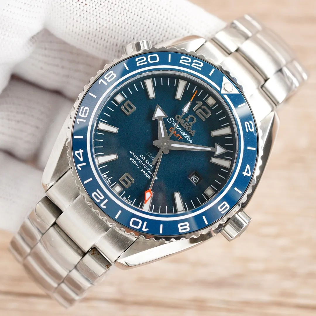 【High-end replica】💰1240! Top replica 💰Private chat! Omega Planet Ocean 600m GMT 24-hour display (can monotonic GMT function) five codes in one, warranty card, diamond card, observatory certification card, hang tag, etc. Exclusive number 87895505, exclusive quality, exclusive packaging. In 2021, the official website strongly recommends the exclusive quality of the Seamaster series 600-meter diving watch. [Model] 215.32.44.21.01.001 [Movement] Equipped with 8900/8906 automatic mechanical movement, original see-through design, corrected movement, accurate running time, strong practicality, 100% waterproof [Glass] With arched wear-resistant glass, diameter 43.5mm, thickness 15.5mm [Case] Made of 316L fine steel case, post-processed and polished, equipped with the only original one-way rotating chronograph ring with a ceramic ring in its class [Watch strap] Belt/tape/steel strap, buckle steel strap 316L fine steel brushed and polished, Italian imported cowhide with imported frog glue, steel strap with original Omega stretch buckle of the same level, fine-adjustable buckle, great value for the same level, please certify the exclusive details, the exclusive quality code is 87895505 Authentic copy-Reprint