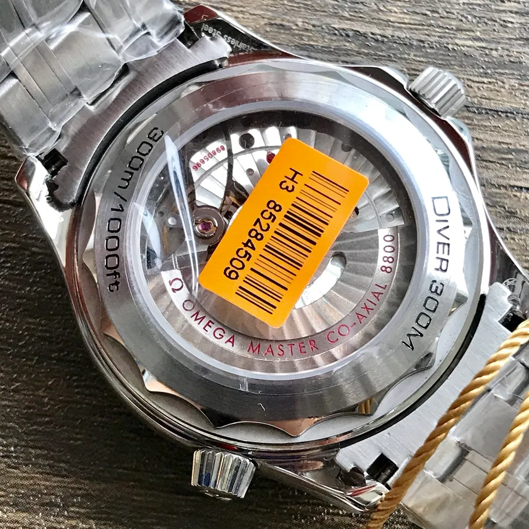 【Produced by Tw】Omega Seamaster 300m 42mm Diving Watch, now you can order the steel strap model with a cloth strap! Quantity is limited! Omega Seamaster series, made of 300M 316 stainless steel! Equipped with 8800 movement! Real shots of shipment.