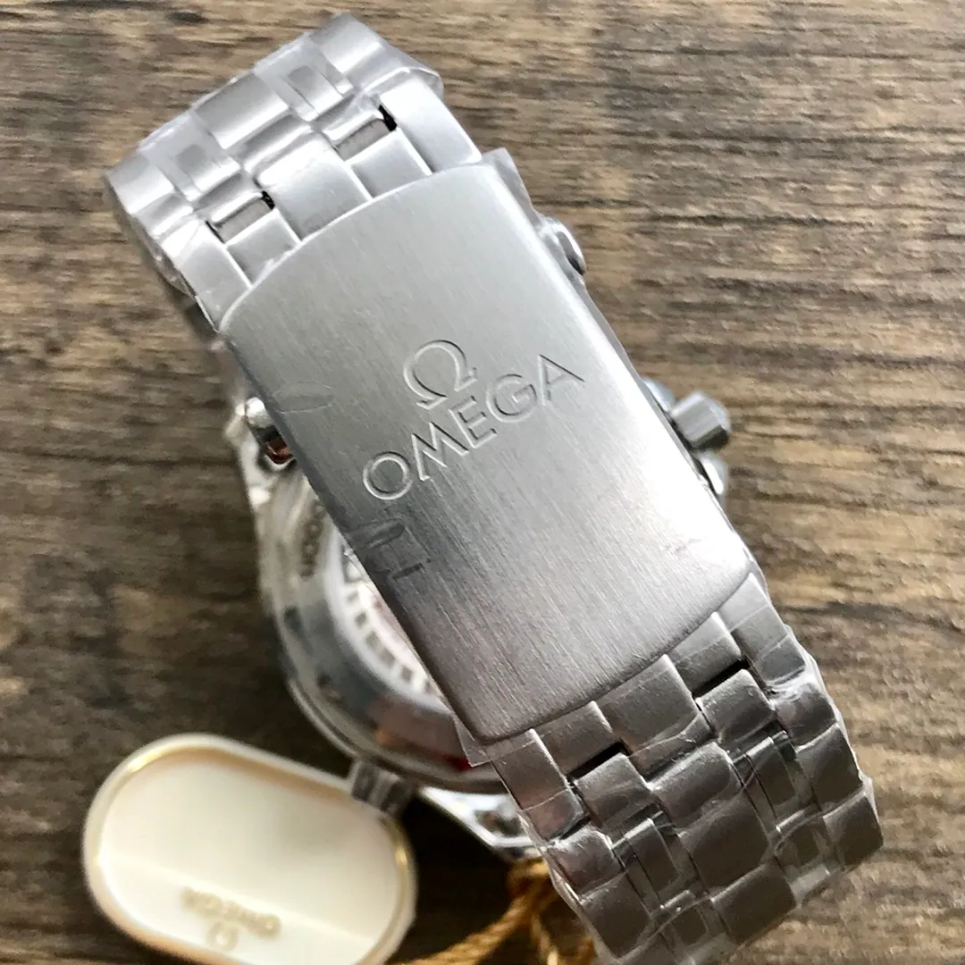 【Produced by Tw】Omega Seamaster 300m 42mm Diving Watch, now you can order the steel strap model with a cloth strap! Quantity is limited! Omega Seamaster series, made of 300M 316 stainless steel! Equipped with 8800 movement! Real shots of shipment.