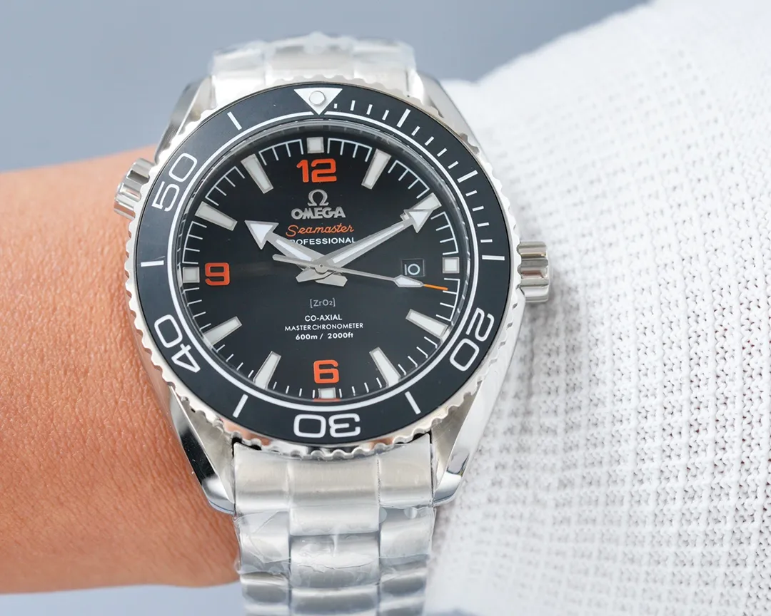 Taiwan factory 💰1720! Top replica 💰2700! Omega Planet Ocean 600 meters, the entire series of watches once again reaches the top! Five codes in one, warranty card, diamond card, observatory certification card, hang tag, etc. Exclusive number 87895505, exclusive quality, exclusive packaging. In 2021, the official website strongly recommends the exclusive quality of the Seamaster series 600-meter diving watch. [Model] 215.32.44.21.01.001 [Movement] Equipped with 8900/8906 automatic mechanical movement, original see-through design, corrected movement, accurate running time, strong practicality, 100% waterproof [Glass] With arched wear-resistant glass, diameter 43.5mm, thickness 15.5mm [Case] Made of 316L stainless steel, post-processed and polished, equipped with the only black sand ceramic ring in its class with an original one-way rotating timing ring. [Watch strap] Belt/tape/steel strap, buckle steel strap 316L fine steel brushed and polished, Italian imported cowhide with imported frog glue, steel strap with same-class original Omega stretch buckle, fine-adjustable buckle, same-class value, please certify the exclusive details, the exclusive quality code is 87895505 Authentic copy-Reprint🔥Top product, high quality products constantly🔥