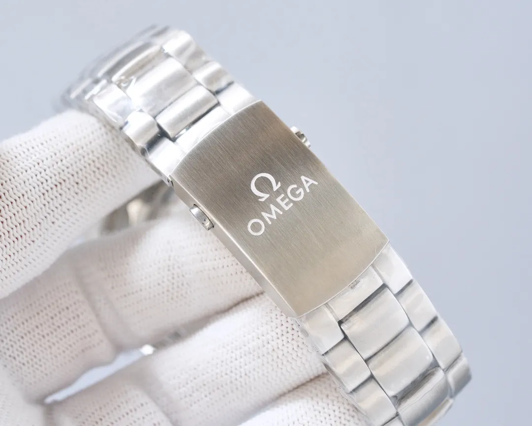 Taiwan factory 💰1720! Top replica 💰2700! Omega Planet Ocean 600 meters, the entire series of watches once again reaches the top! Five codes in one, warranty card, diamond card, observatory certification card, hang tag, etc. Exclusive number 87895505, exclusive quality, exclusive packaging. In 2021, the official website strongly recommends the exclusive quality of the Seamaster series 600-meter diving watch. [Model] 215.32.44.21.01.001 [Movement] Equipped with 8900/8906 automatic mechanical movement, original see-through design, corrected movement, accurate running time, strong practicality, 100% waterproof [Glass] With arched wear-resistant glass, diameter 43.5mm, thickness 15.5mm [Case] Made of 316L stainless steel, post-processed and polished, equipped with the only black sand ceramic ring in its class with an original one-way rotating timing ring. [Watch strap] Belt/tape/steel strap, buckle steel strap 316L fine steel brushed and polished, Italian imported cowhide with imported frog glue, steel strap with same-class original Omega stretch buckle, fine-adjustable buckle, same-class value, please certify the exclusive details, the exclusive quality code is 87895505 Authentic copy-Reprint🔥Top product, high quality products constantly🔥