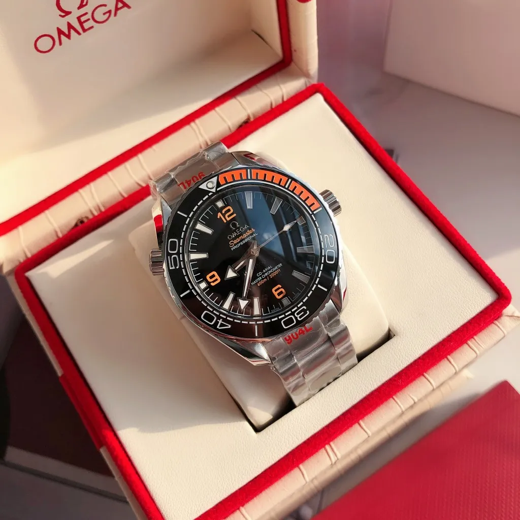 【High-end replica】💰1240! 【Customized all-in-one machine】💰1760! The 2023 new upgraded Omega Seamaster 600-meter diving watch rubber strap model has arrived in full color. The ceramic bezel is unique to the whole network. The internal repair is the Citizen 9015 all-in-one mechanical movement, and the external repair details are synchronized with the original ones. [Movement] Equipped with 💯 Brand new Japanese original Citizen 9015 automatic mechanical movement, original see-through design, corrected movement rotor, 0️⃣repair, accurate timing, strong practicality [Case] Made of 316L stainless steel, with gold plating in the exclusive vacuum furnace on the entire network, equipped with the only original ceramic one-way rotating chronograph ring in its class [Bracelet] The official synchronous rubber strap or 316 stainless steel five-bead bracelet of the Seamaster 600-meter diving watch is optional! This picture shows the quality of a customized all-in-one machine!